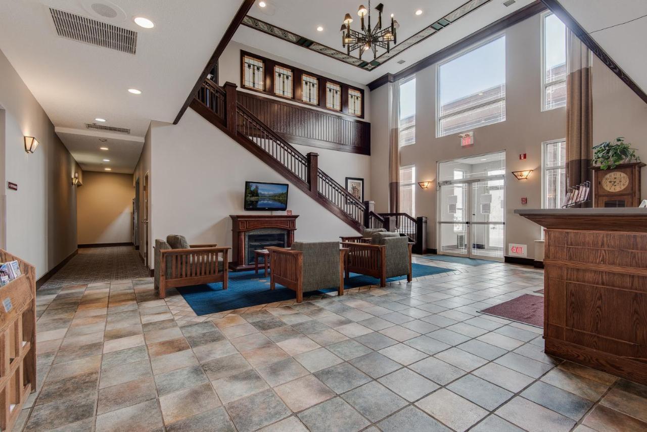 Townsquare Place Chaska Bagian luar foto